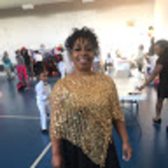 Meet your Posher, Gloria - Picture 1 of 1